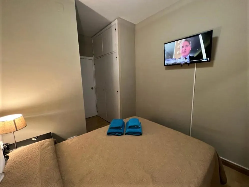 Alojamiento Paris 바르셀로나 B&B