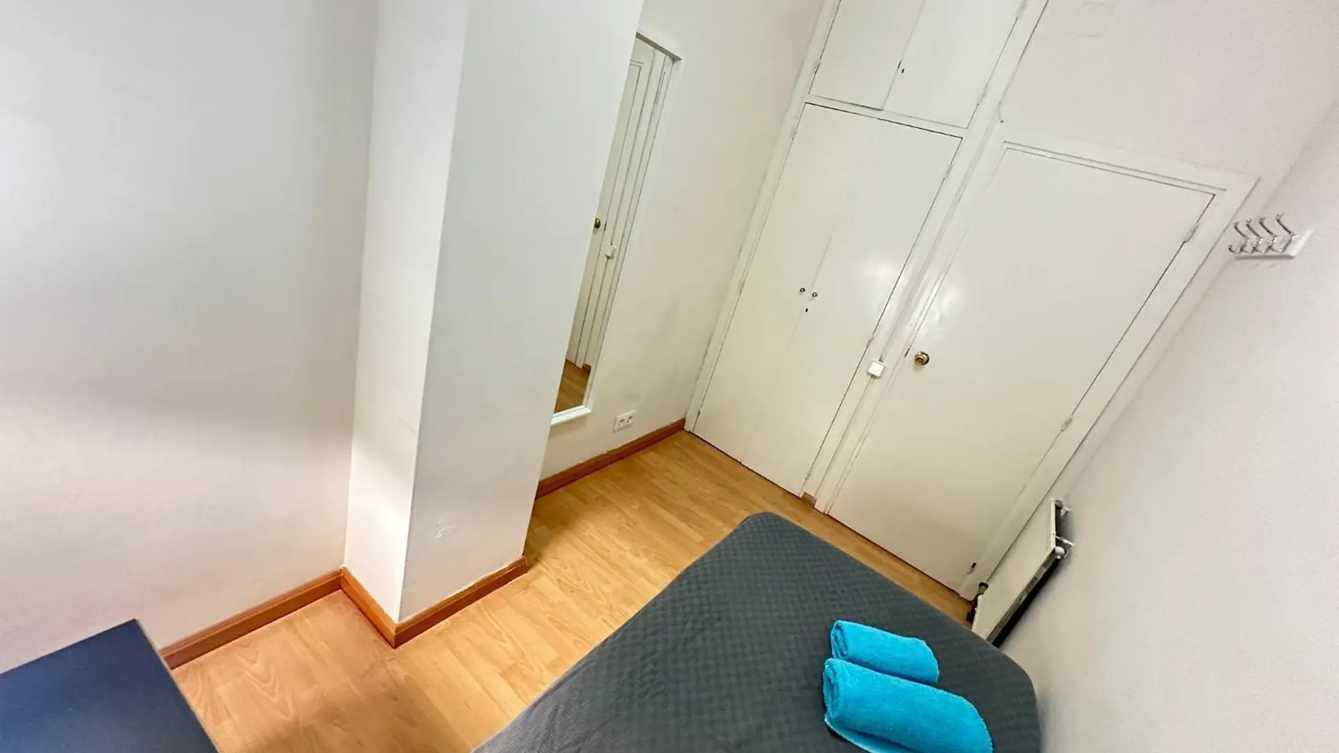 B&B Alojamiento Paris 바르셀로나